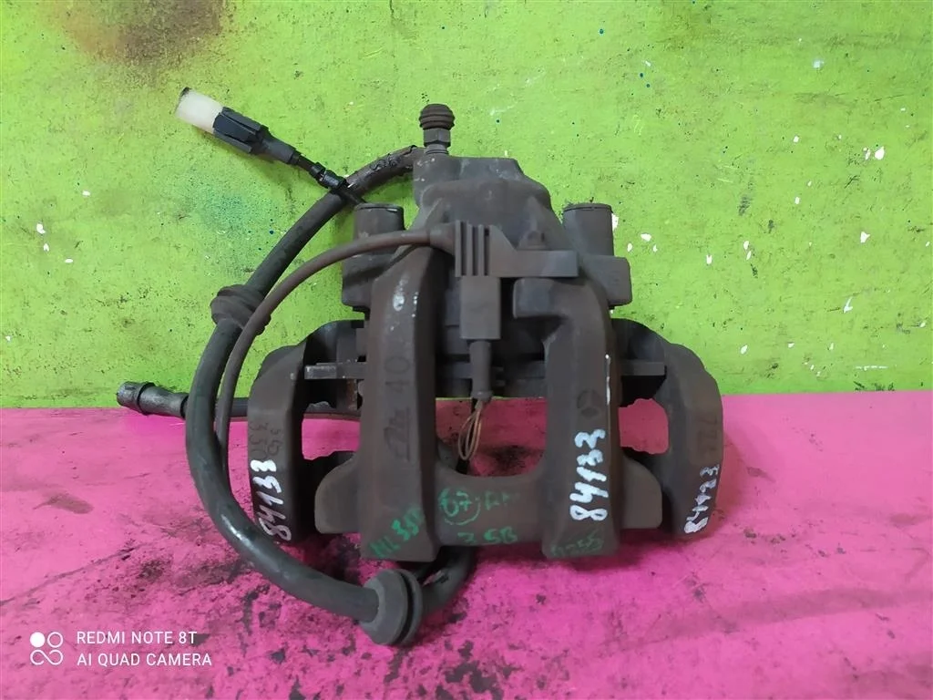 Суппорт задний правый MB ML W164 W251 A1644235398