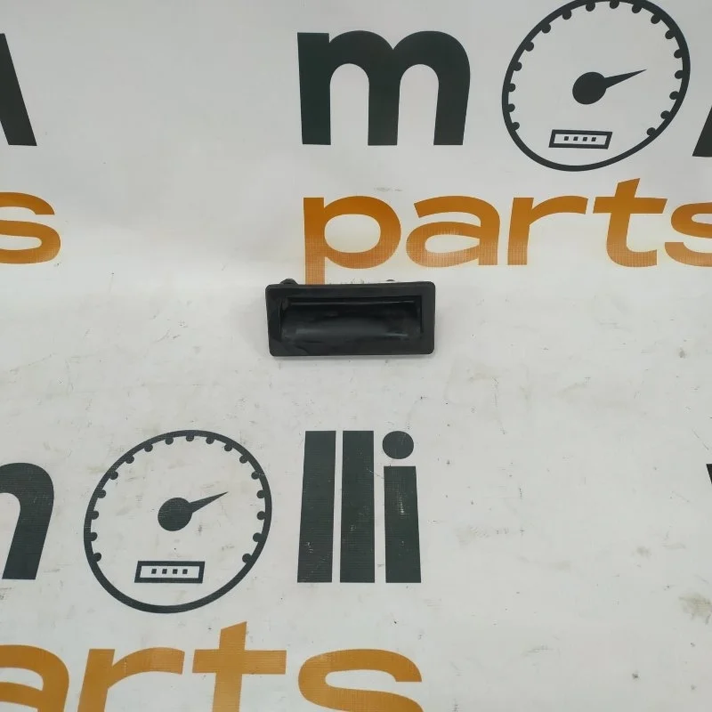 Кнопка открывания багажника Audi Q3 2013 8U