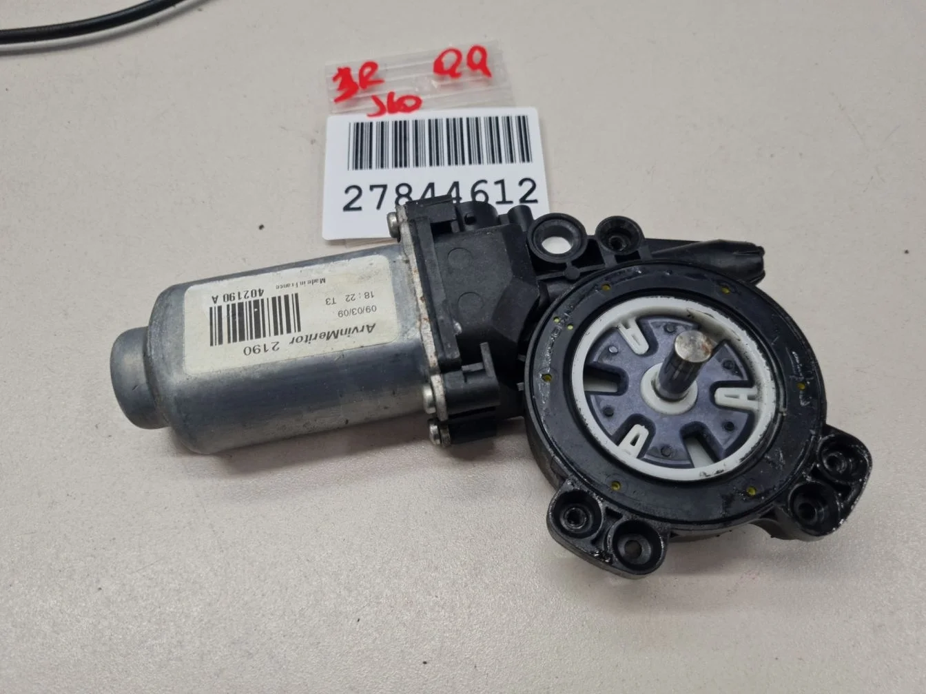 Моторчик стеклоподъёмника задний правый для Nissan Qashqai J10 2006-2014