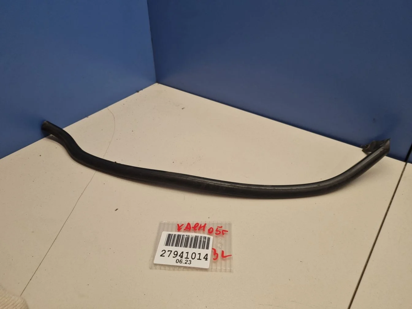 Уплотнитель двери задней левой для Porsche Cayenne 955 957 2003-2010