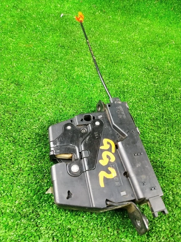 Замок багажника BMW F30