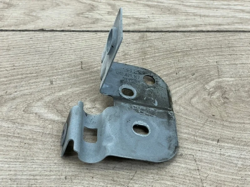 Крепление крыла Audi Q7 2015- 4M