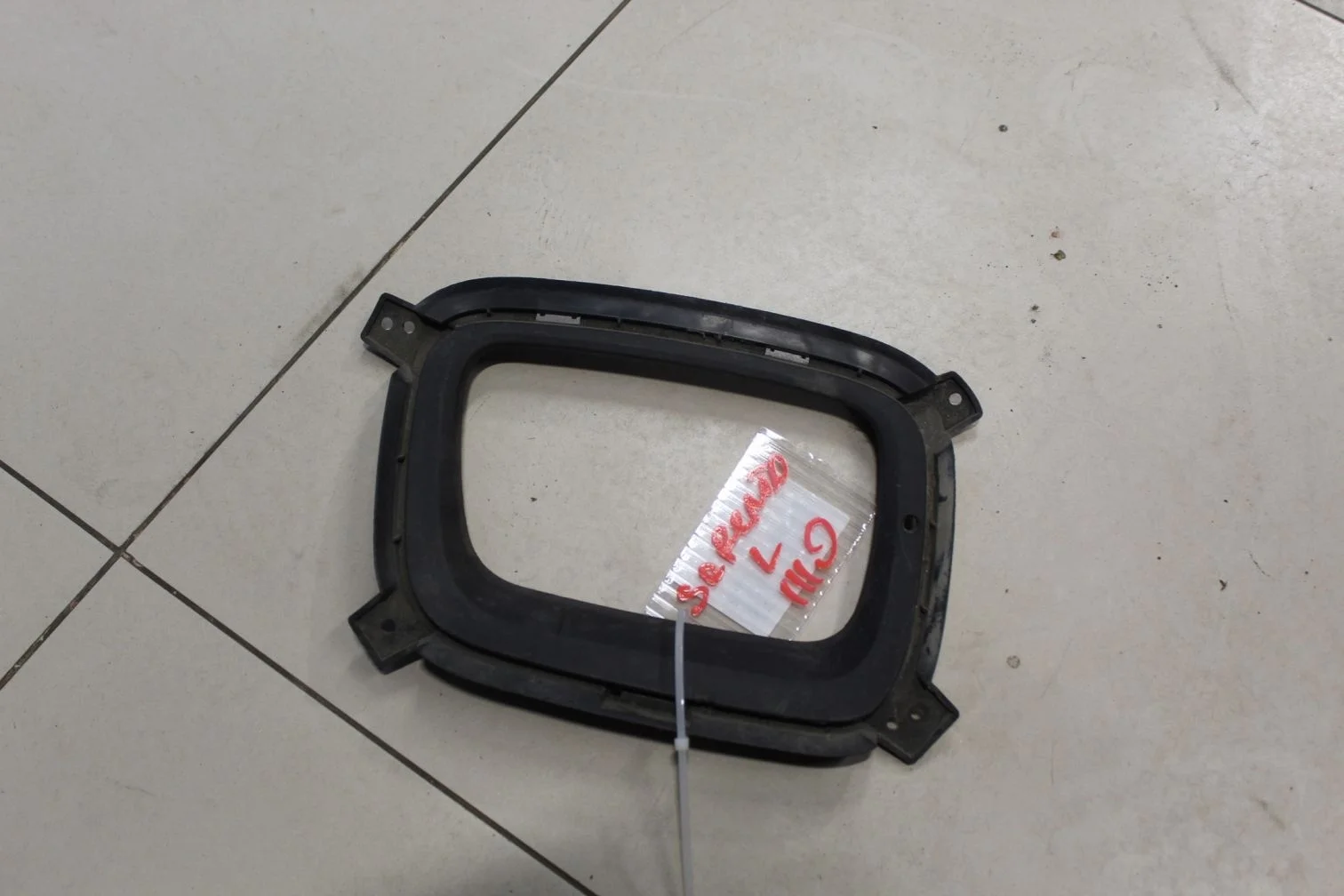 Рамка противотуманной фары левой для KIA Sorento 2009-2021