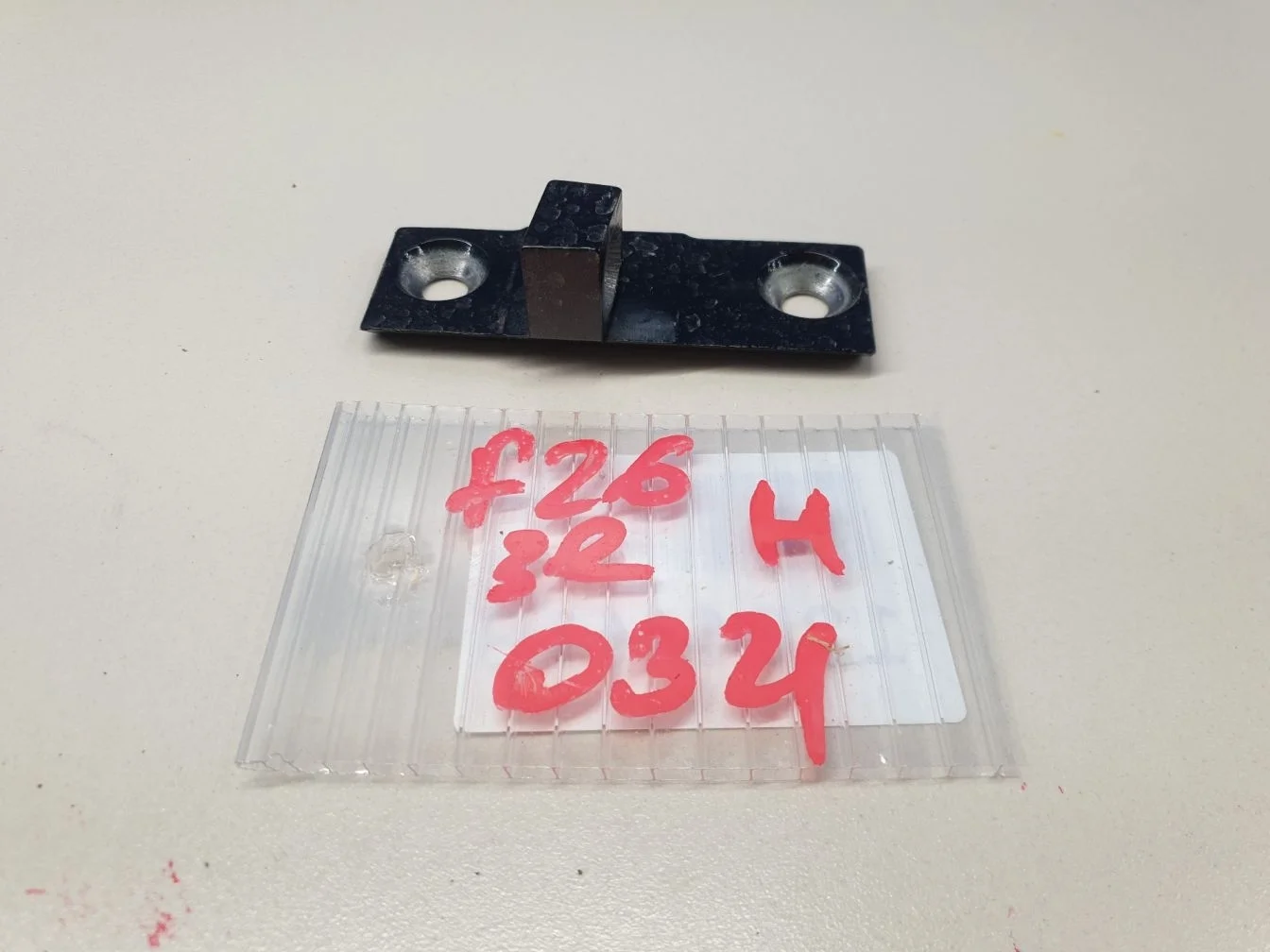 Петля двери задней правой нижняя для BMW X4 F26 2014-2018