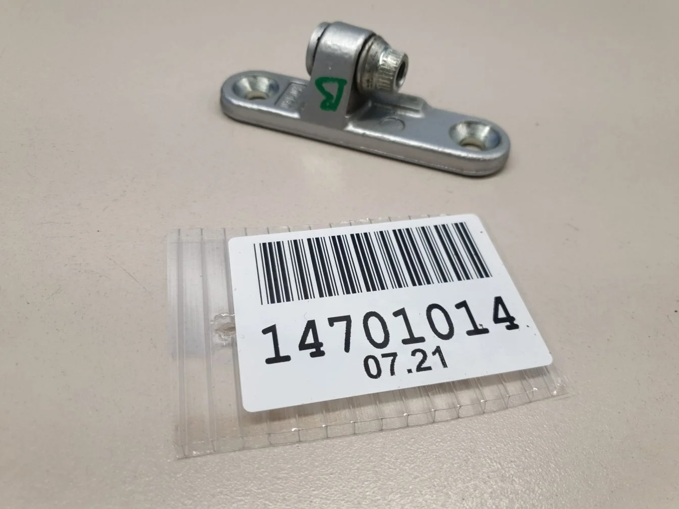 Петля двери передней левой верхняя для Mercedes CLS-klasse W219 2004-2010