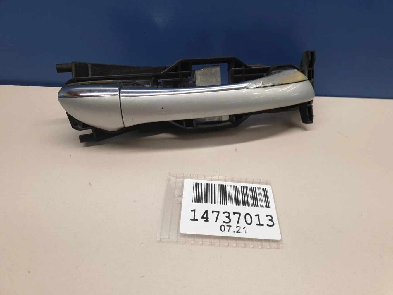 Ручка двери нaружная правая передняя для Mercedes CLS-klasse W219 2004-2010