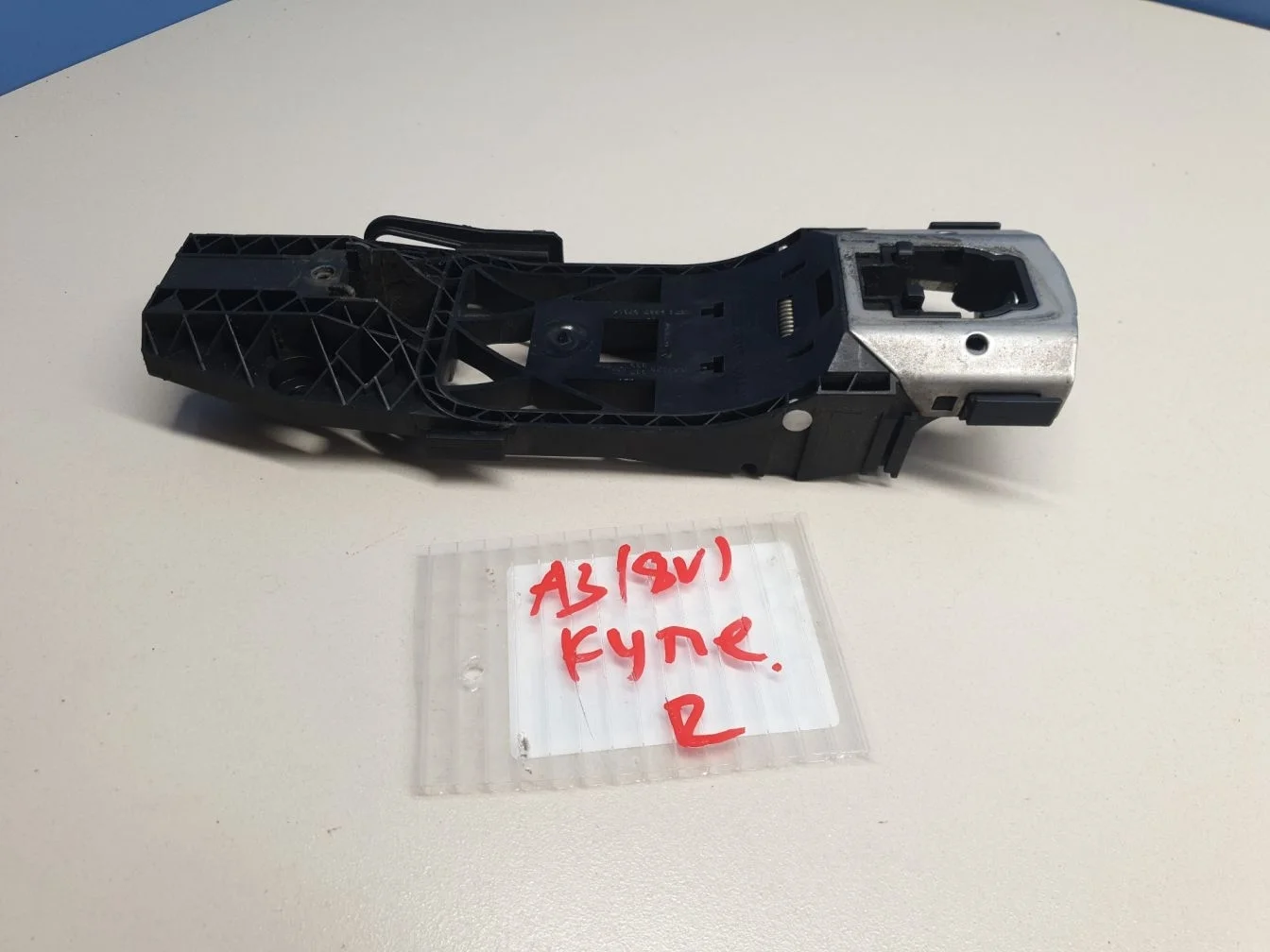 Кронштейн ручки двери передней правой для Audi A3 8V 2012-2020
