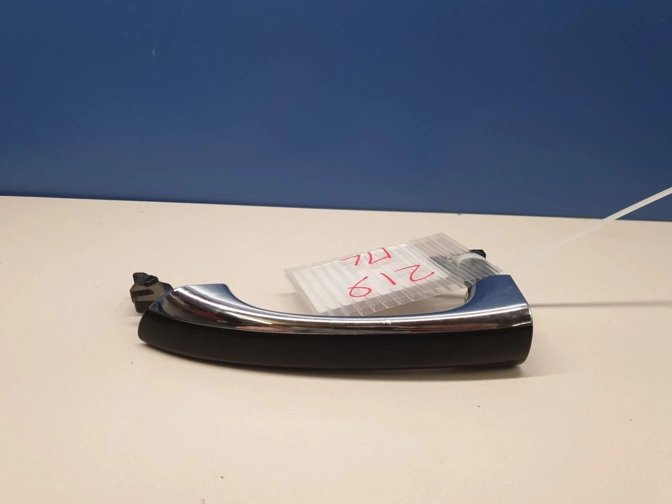 Ручка двери нaружная левая передняя для Mercedes CLS-klasse W219 2004-2010