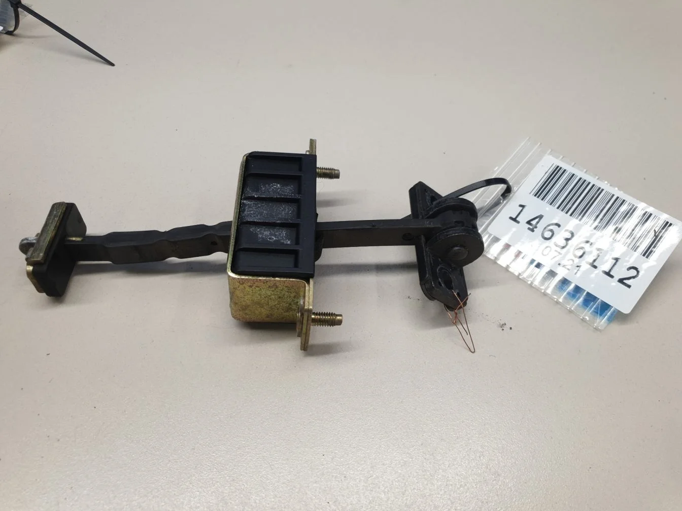 Ограничитель двери передней для Mercedes CLS-klasse W219 2004-2010