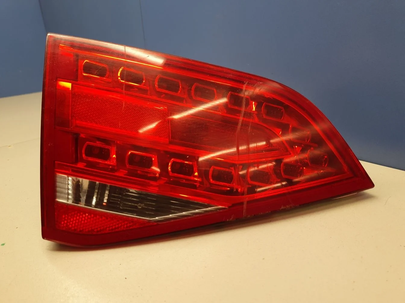 Фонарь в крышку левый для Audi A4 B8 2007-2015