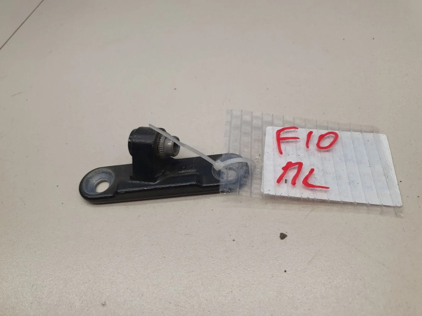 Петля двери передней левой верхняя для BMW 5 F10 2009-2017