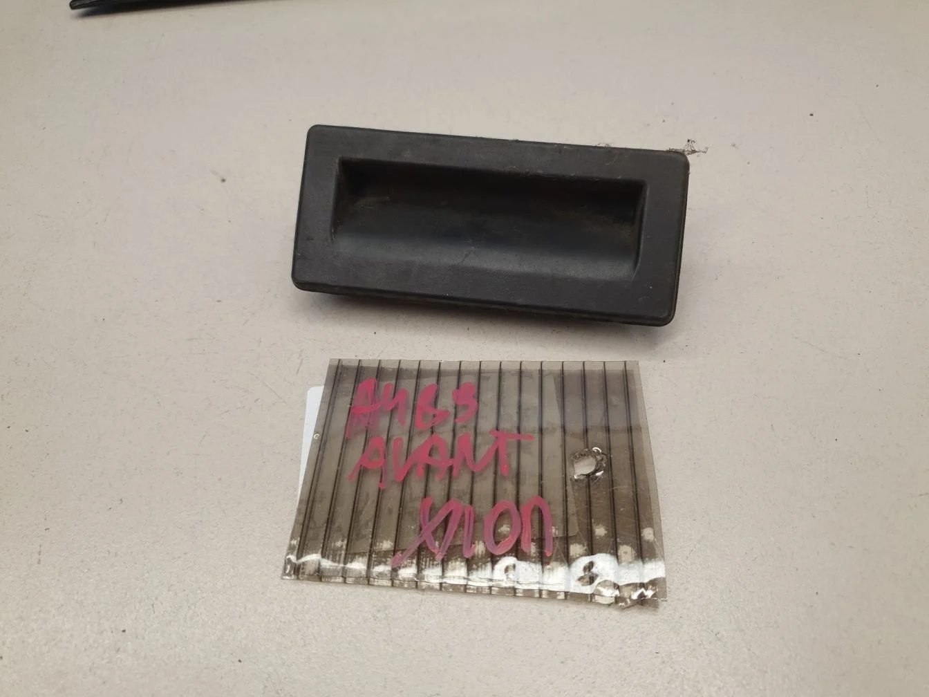 Кнопка открывания багажника для Audi A4 B9 2015-