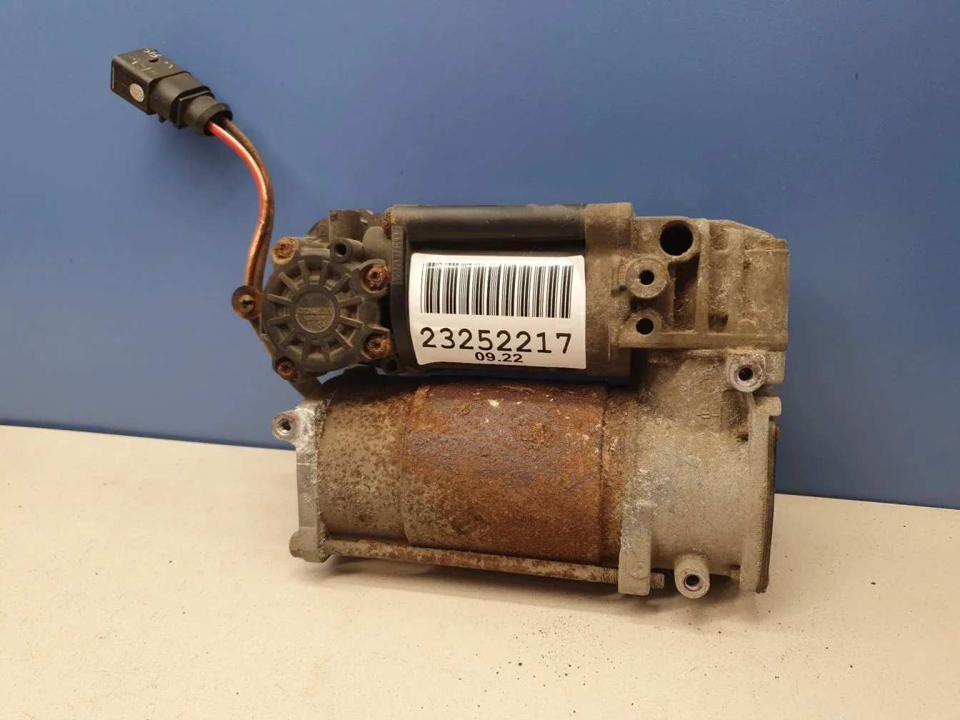 Компрессор пневматической подвески для Audi A8 S8 D4 2010-2017