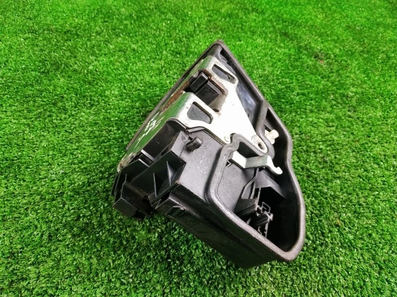 Замок двери BMW E87