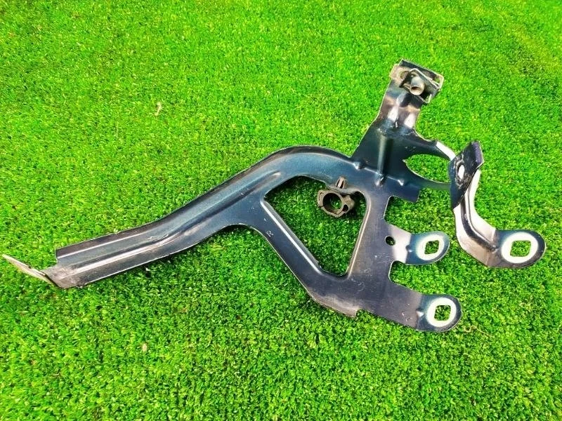 Кронштейн крепления крыла BMW F10