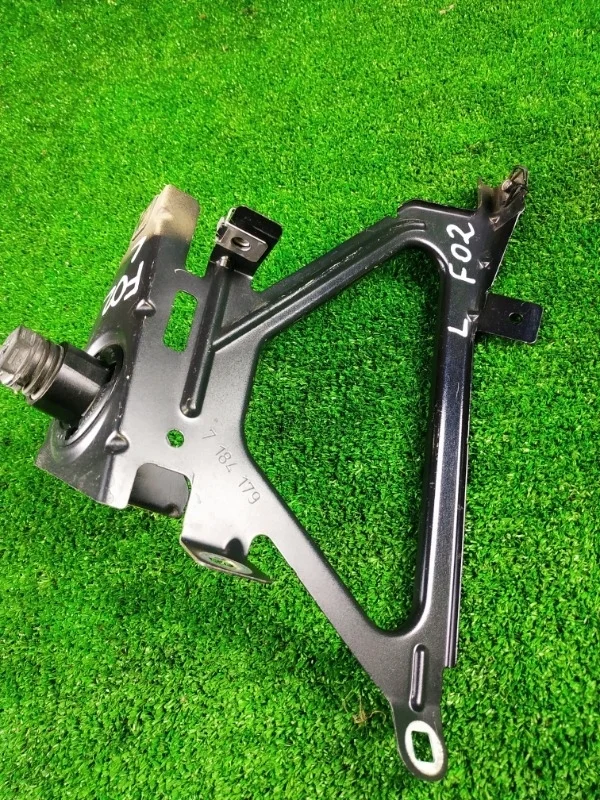 Кронштейн крепления крыла BMW F01/F02