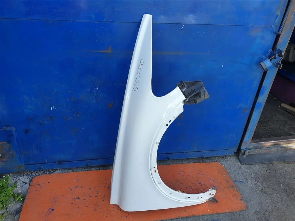 Крыло переднее правое Volvo C30 2006-2010 31253950