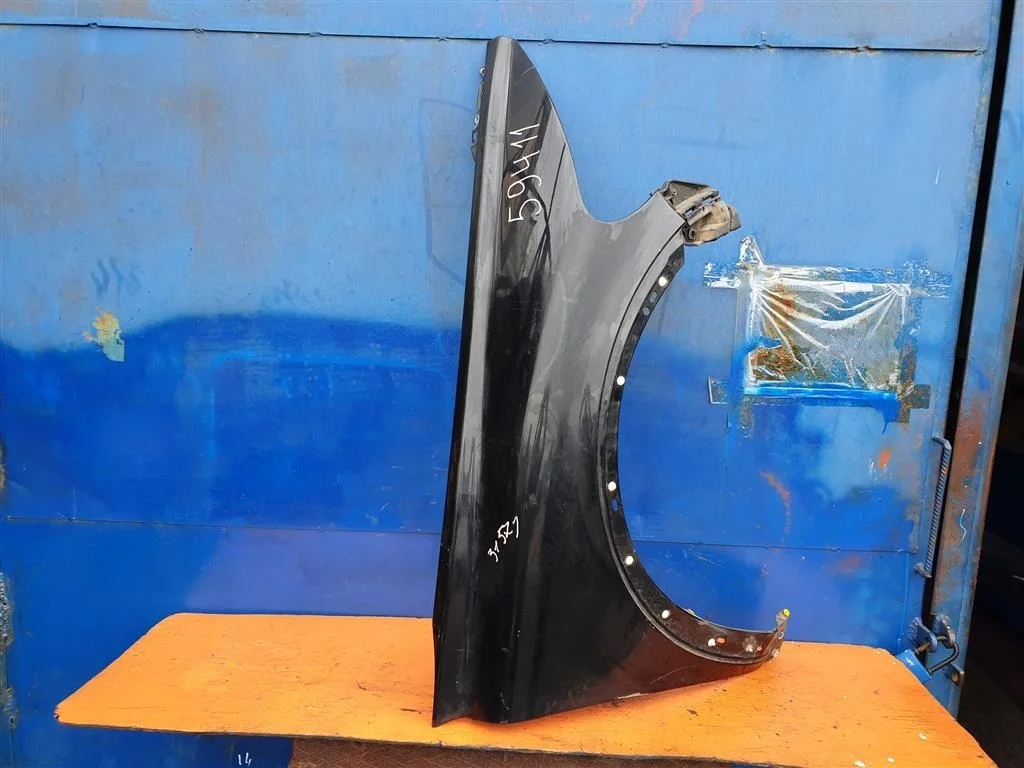 Крыло переднее правое Volvo C30 2006-2010 31253950