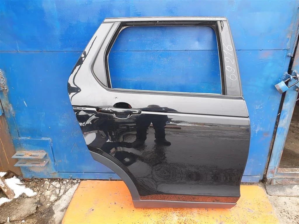 Дверь задняя правая LR Discovery Sport 2014-2019