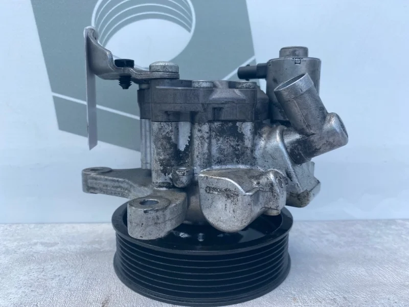 Насос гур Mercedes-benz 2009 W212