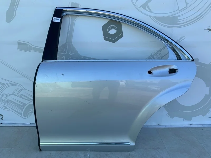 Дверь задняя левая Mercedes-benz W221