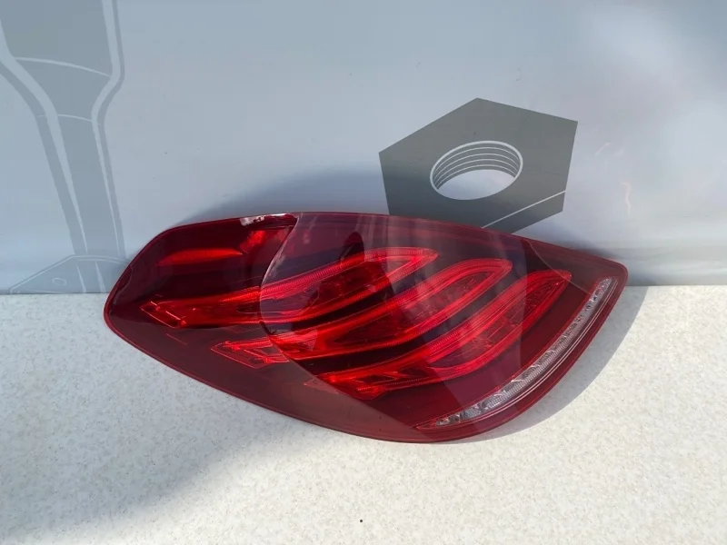 Фонарь задний левый Mercedes-benz W222