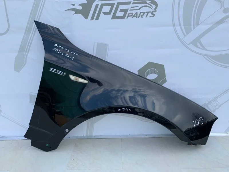 Крыло переднее правое BMW X3 E83