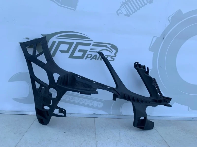 Каркас переднего бампера правый Mercedes-benz W212