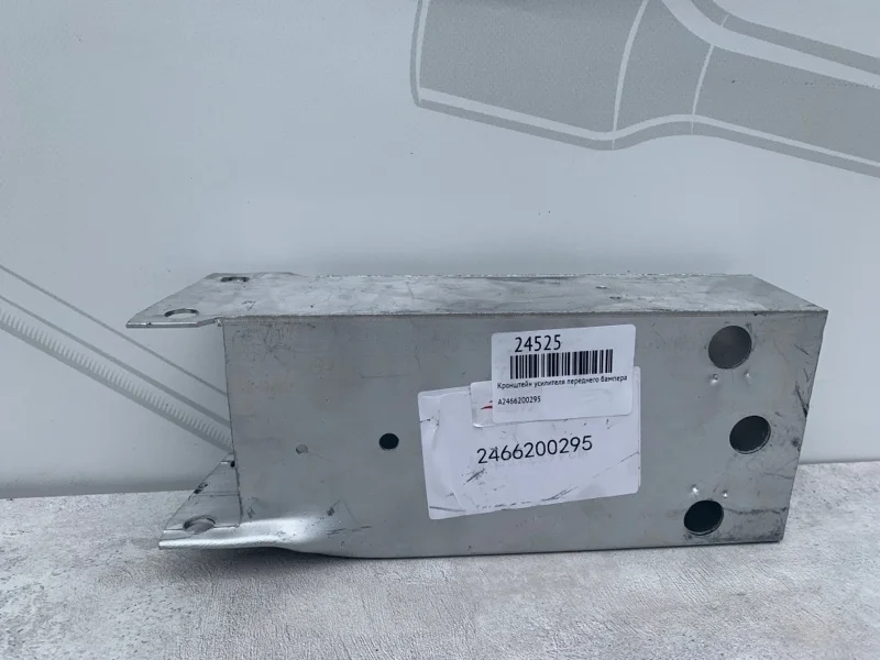 Кронштейн усилителя переднего бампера правый Mercedes-benz W246