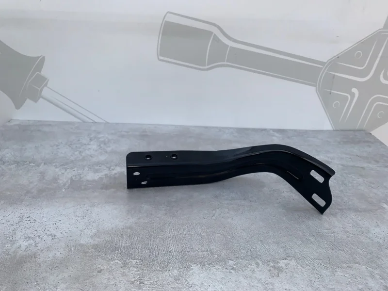 Кронштейн усилителя переднего бампера правый Mercedes-benz C207