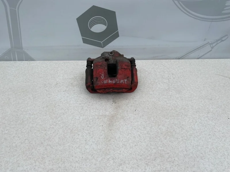 Тормозной суппорт передний правый Mercedes-benz 2008 W204