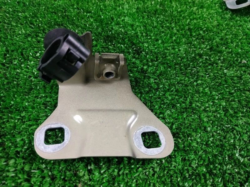 Кронштейн крепления крыла BMW F10