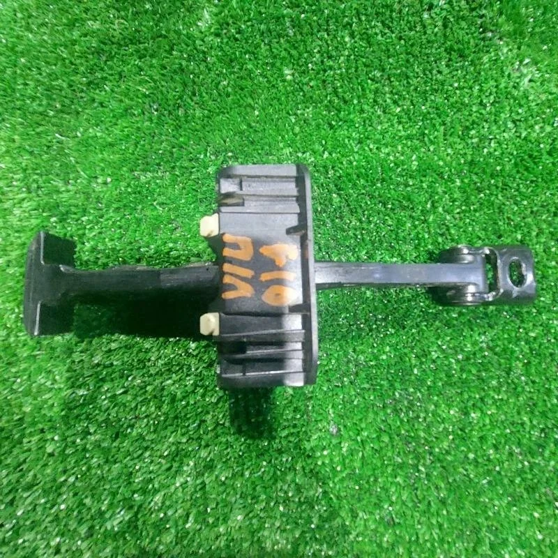 Ограничитель двери BMW F10