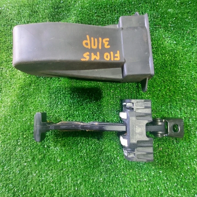 Ограничитель двери BMW F10