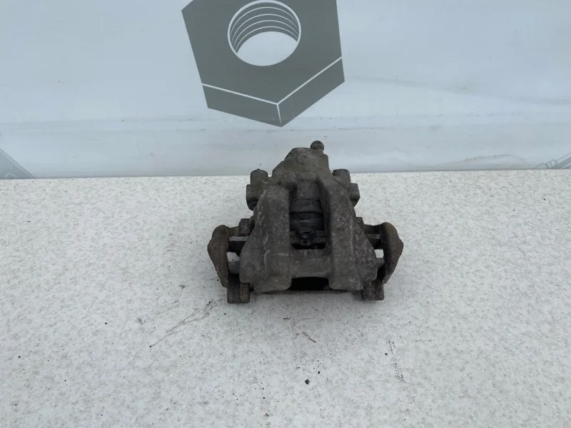 Тормозной суппорт задний левый Mercedes-benz 2002 W211