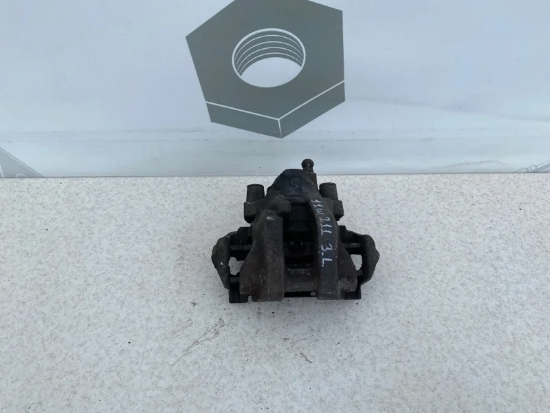 Тормозной суппорт задний левый Mercedes-benz 2002 W211