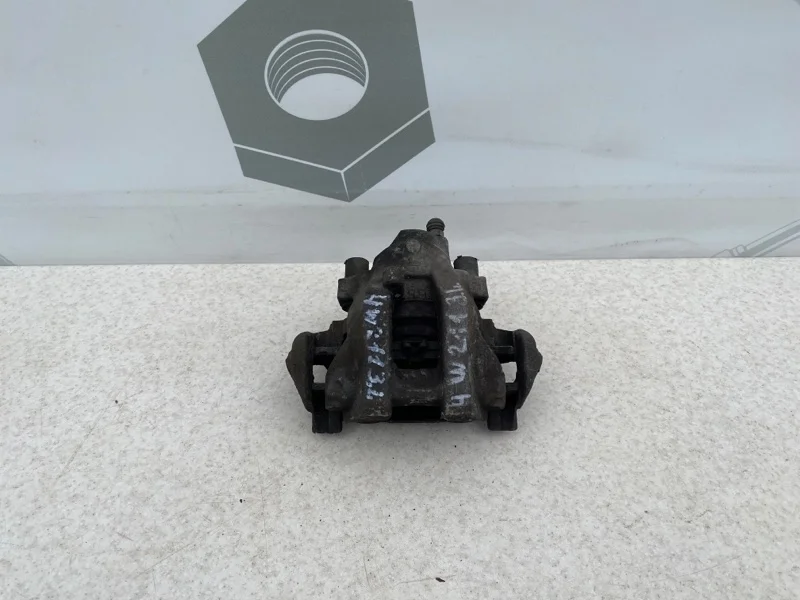 Тормозной суппорт задний левый Mercedes-benz 2007 W211