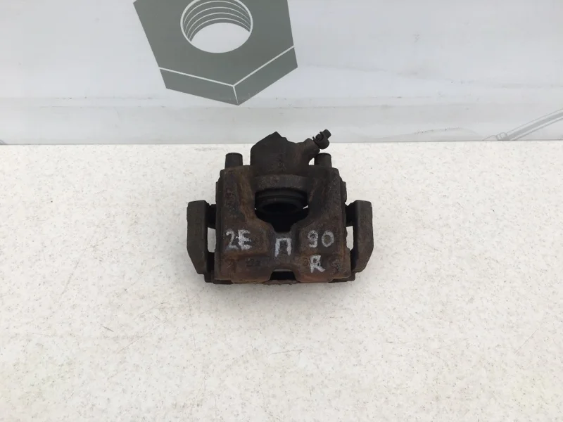 Тормозной суппорт передний правый BMW 3 2009 E90