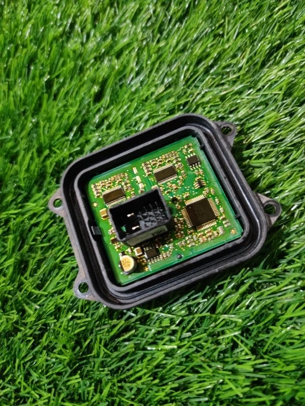 Блок управления адаптивными фарами BMW E71