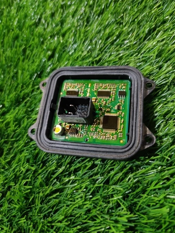 Блок управления адаптивными фарами BMW E71