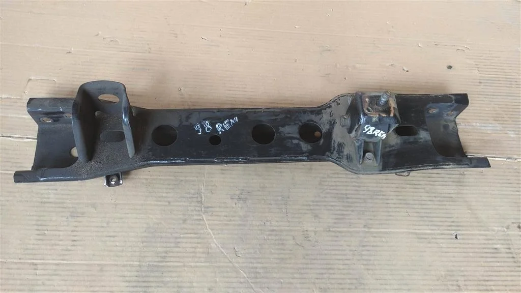 Б.у. балка под редуктор MITSUBISHI PAJERO V98W MITSUBISHI PAJERO V98W