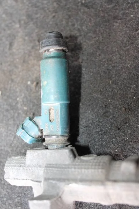 Б.у. форсунка топливная TOYOTA LAND CRUISER J100 TOYOTA LAND CRUISER J100