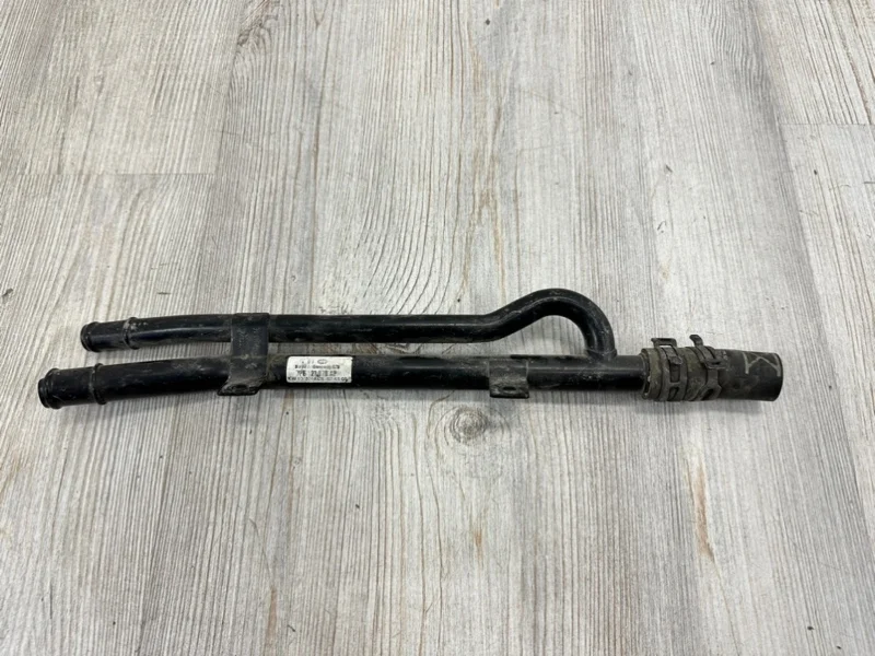 Трубопровод системы охлаждения VW Touareg 2 2010-2018 7P