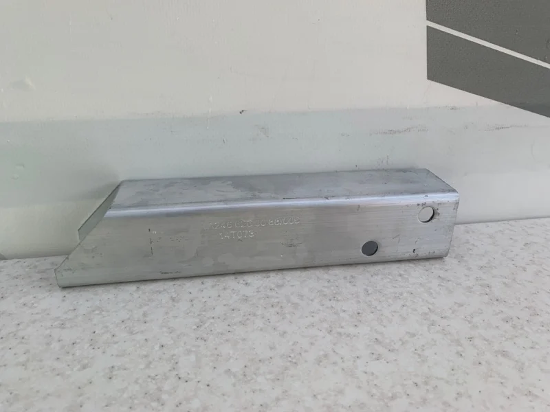 Демпфер нижний Mercedes-benz W246