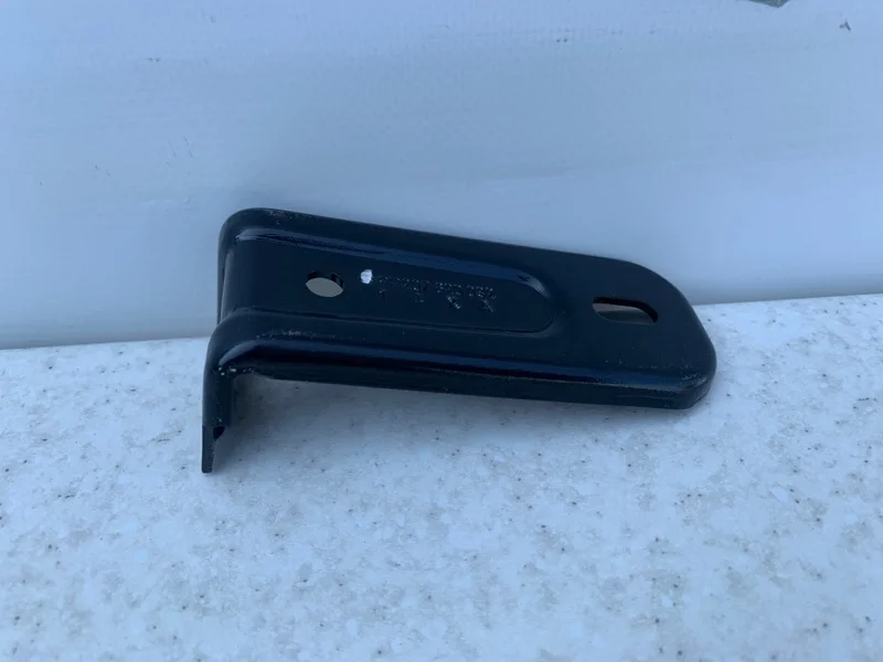 Кронштейн крепления рамки фары Mercedes-benz CLS C218