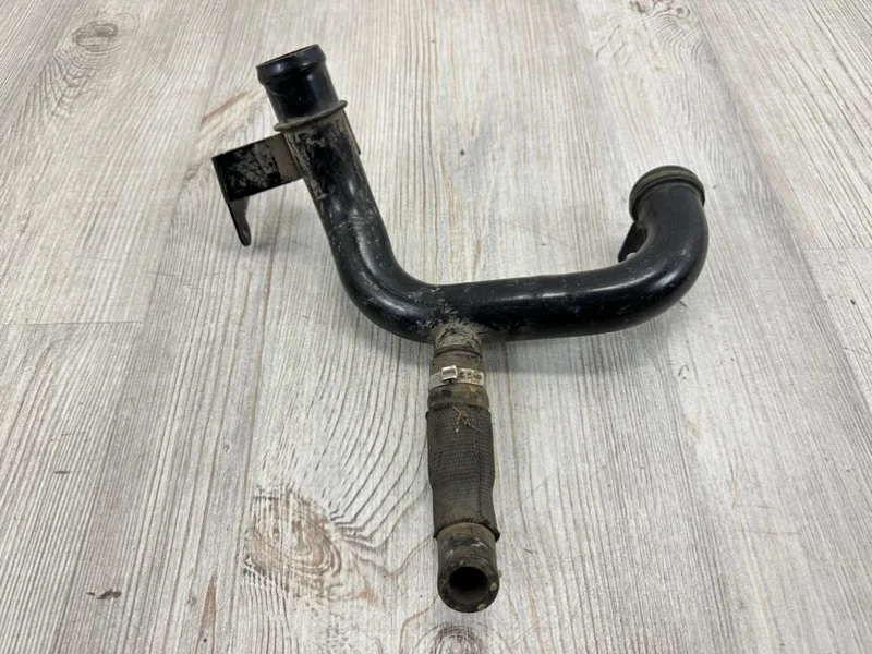 Трубопровод системы охлаждения VW Touareg NF 2010-2014 7P