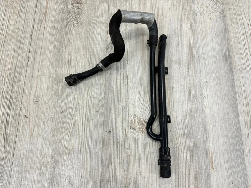 Трубопровод системы охлаждения VW Touareg 2 2010-2018 7P