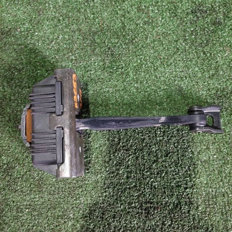 Ограничитель двери BMW X3 E83