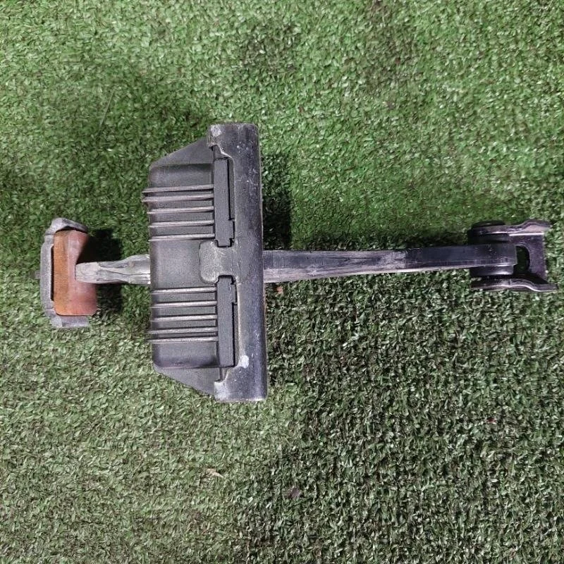 Ограничитель двери BMW X3 E83