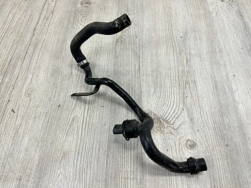 Трубопровод системы охлаждения VW Touareg 2007-2010 7L